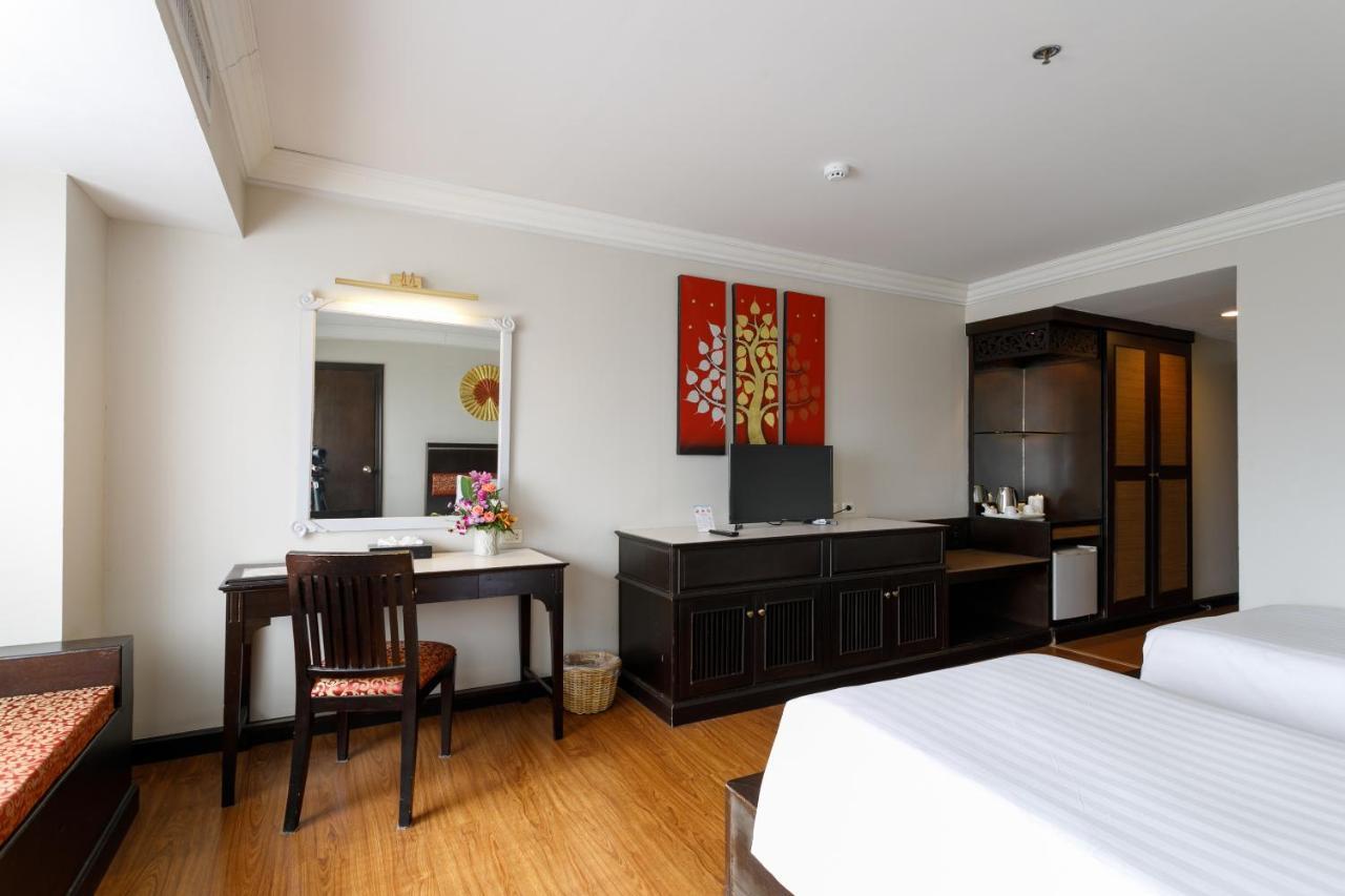 Amora Thapae Hotel Chiang Mai Bagian luar foto
