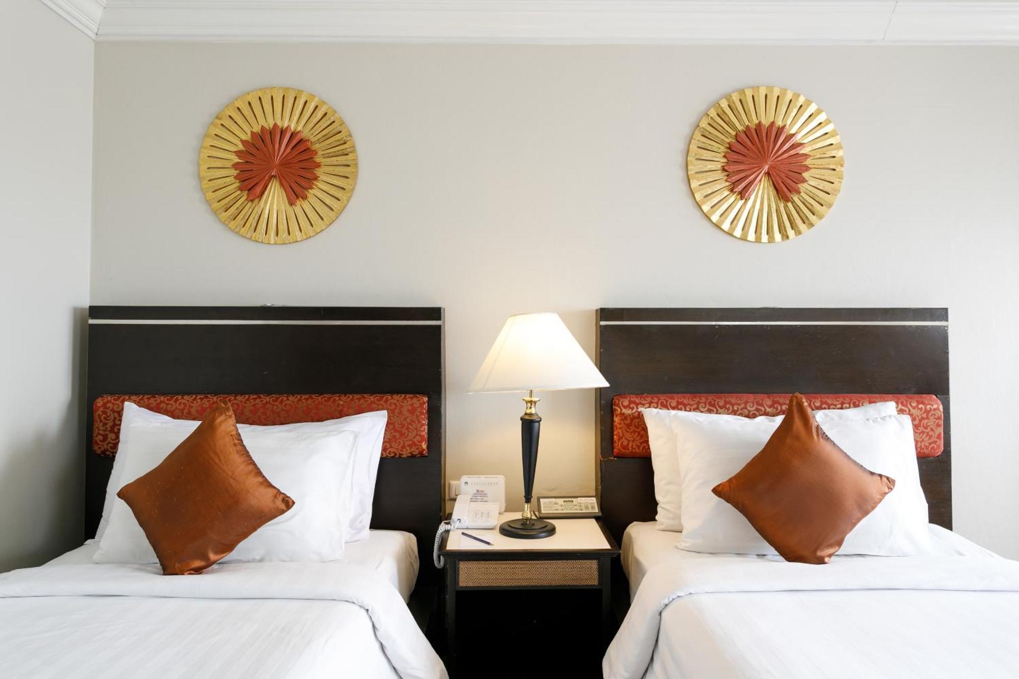 Amora Thapae Hotel Chiang Mai Bagian luar foto