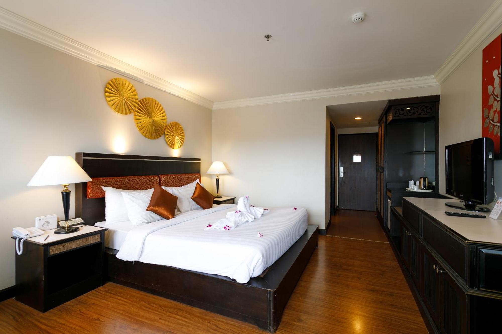 Amora Thapae Hotel Chiang Mai Bagian luar foto