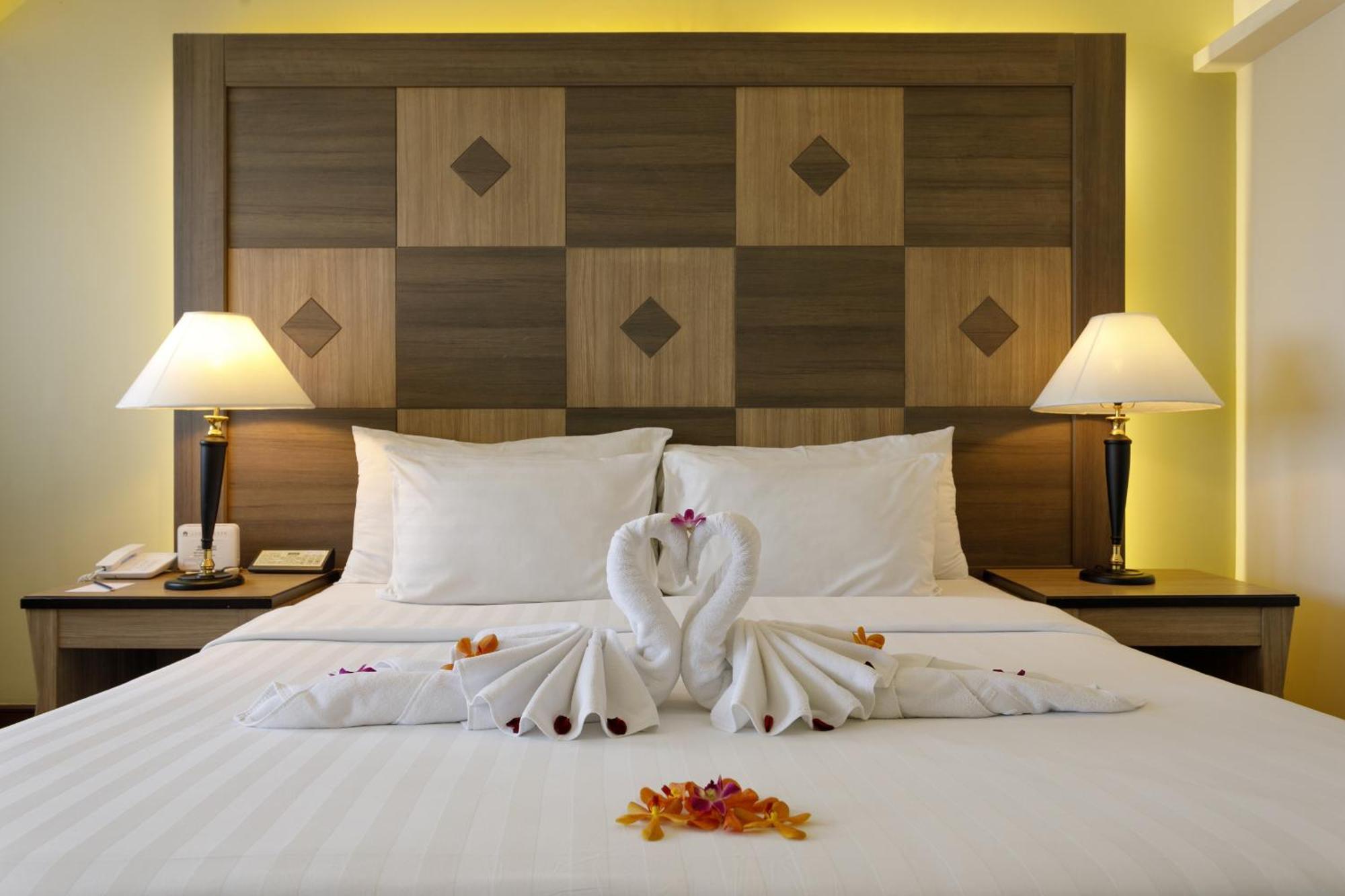 Amora Thapae Hotel Chiang Mai Bagian luar foto